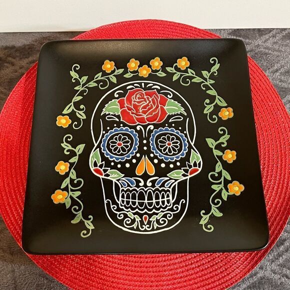 Calvin Sugar Skull Stoneware plate NWT - Picture 2 of 9